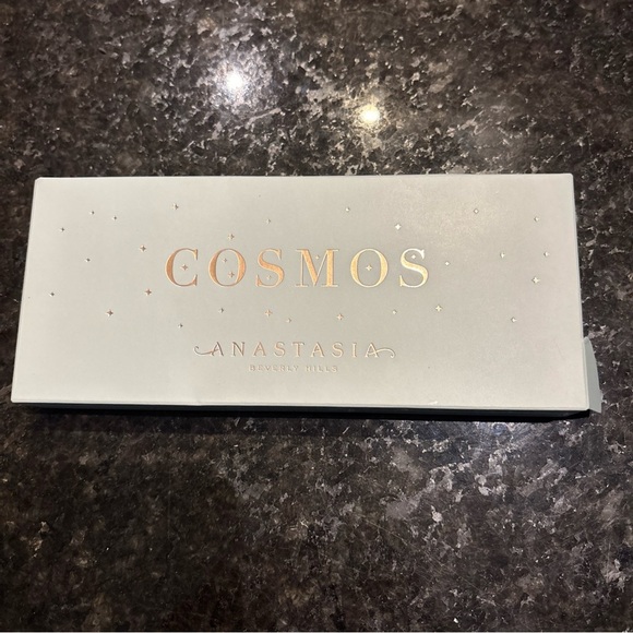 Anastasia Beverly Hills Other - Anastasia Beverly Hills Cosmos Set in White and Gold